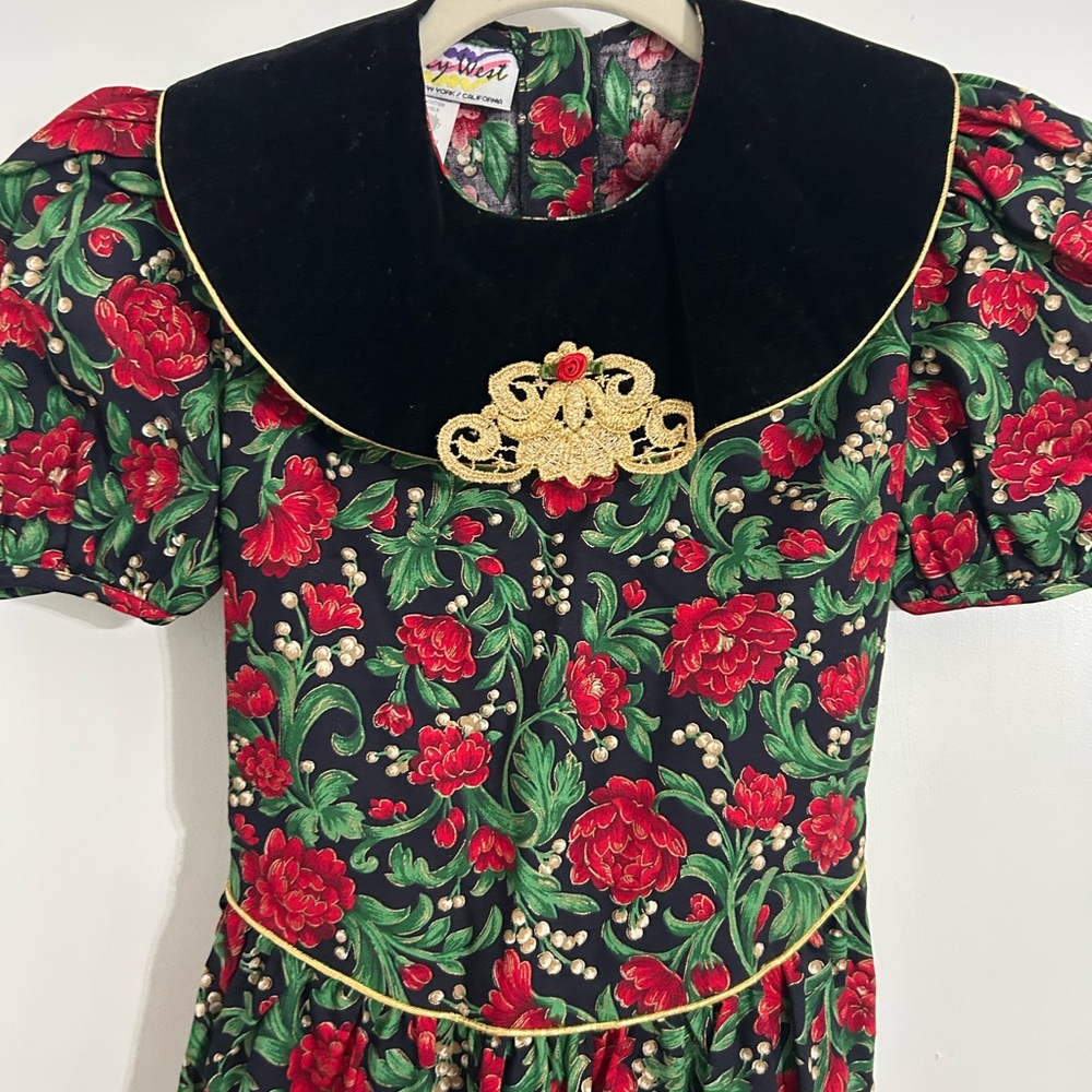 Floral Dress with Black Collar and Gold Detail - Picture 6 of 7
